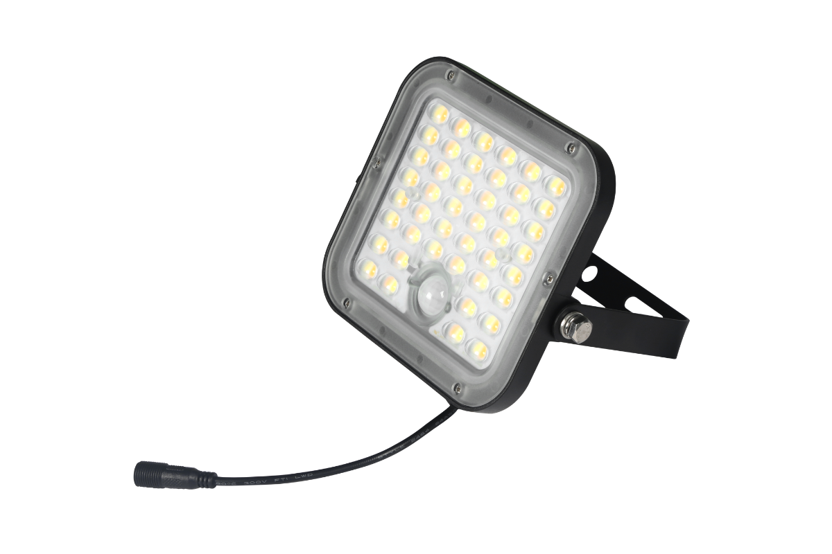 NexSun Cypress | 1500 Lumens | Compact Solar Powered Area Light