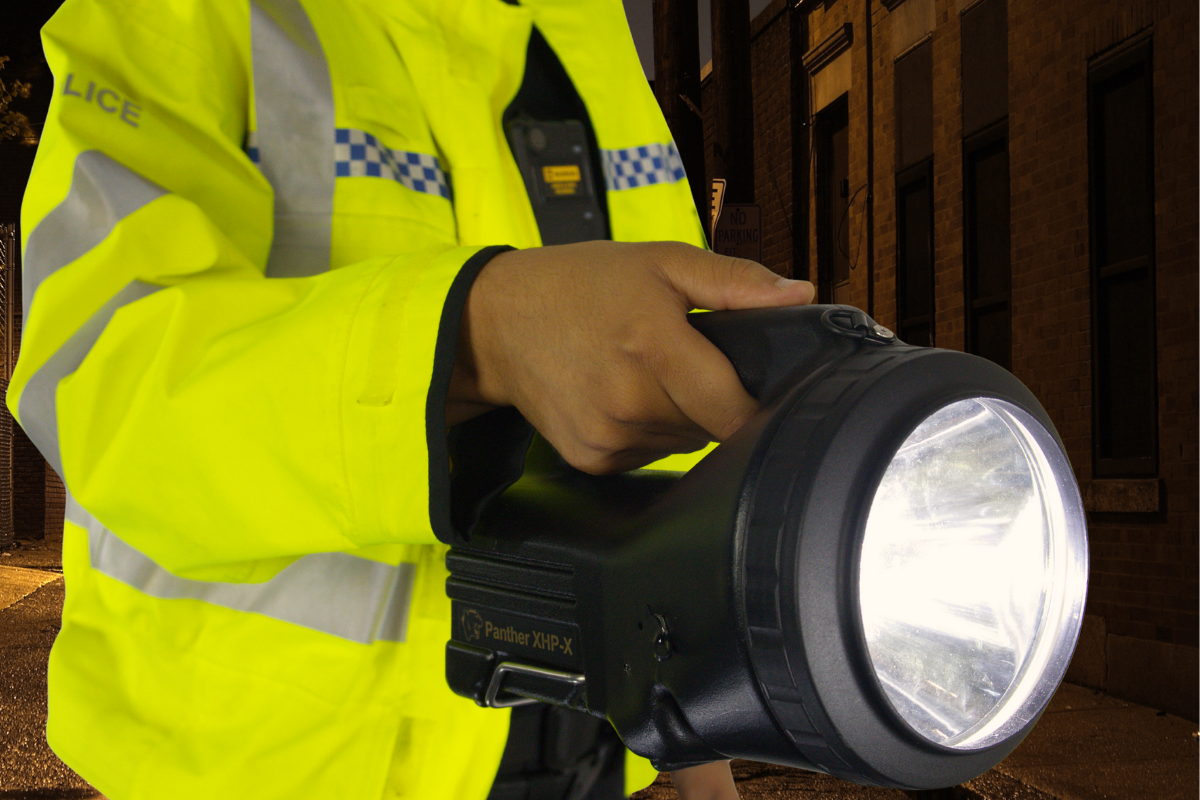 Panther XHP-X | 1800 lumens | Projecteur rechargeable