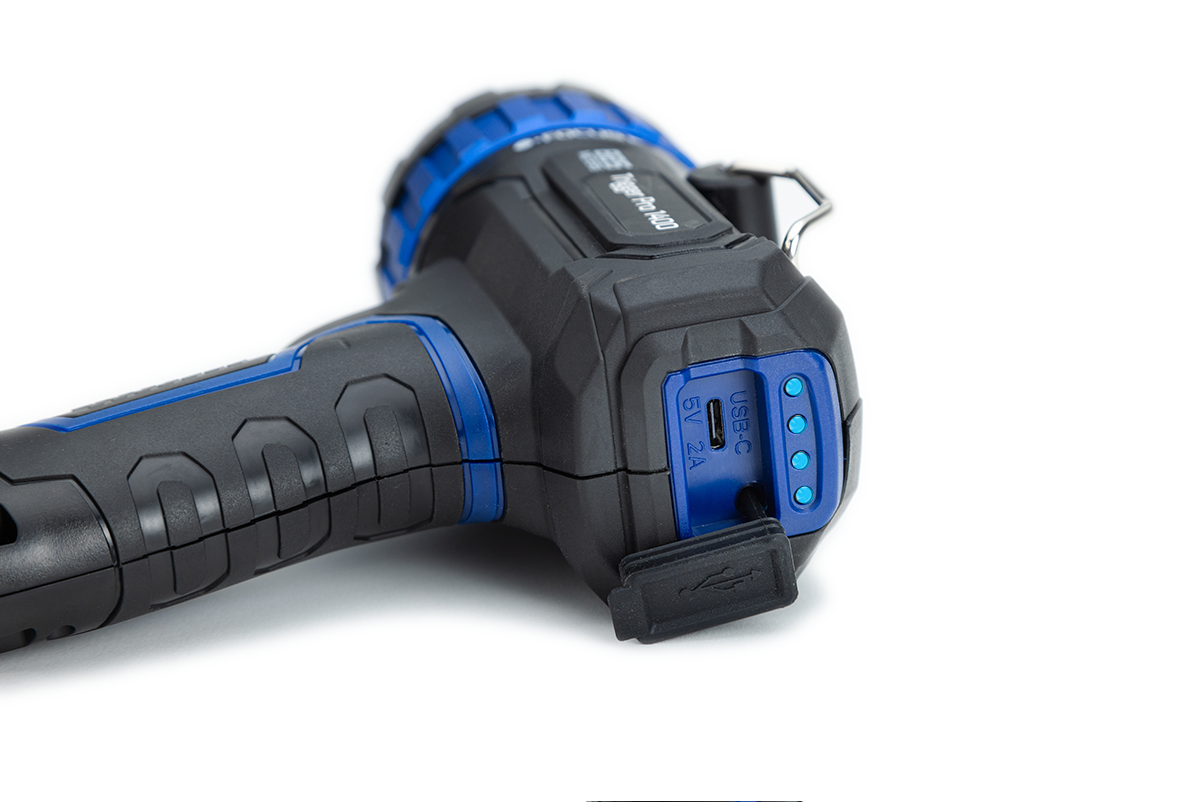 Trigger Pro 1400 | 1400 Lumen | Wiederaufladbarer Suchscheinwerfer