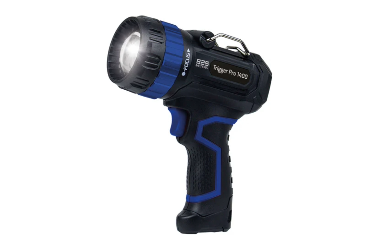 Trigger Pro 1400 | 1400 Lumen | Wiederaufladbarer Suchscheinwerfer