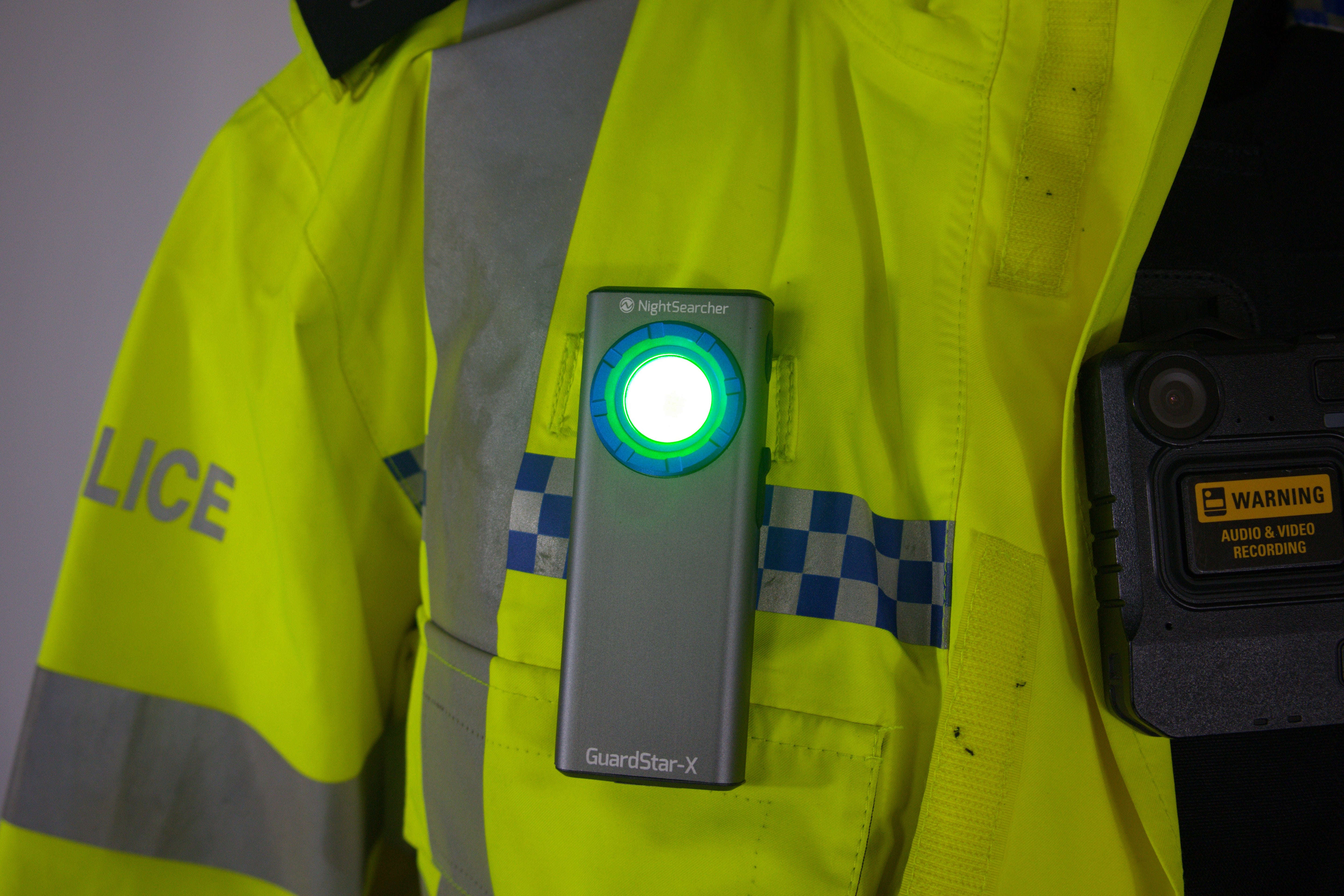 GuardStar-X | 900 Lumen | Wiederaufladbares schlankes Inspektions- und Signallicht